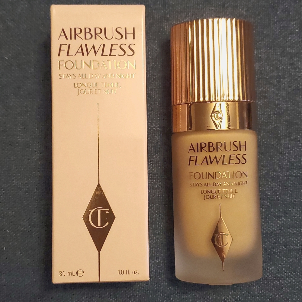 Charlotte Tilbury Foundation - 5 Warm, Airbrush Flawless Foundation - New